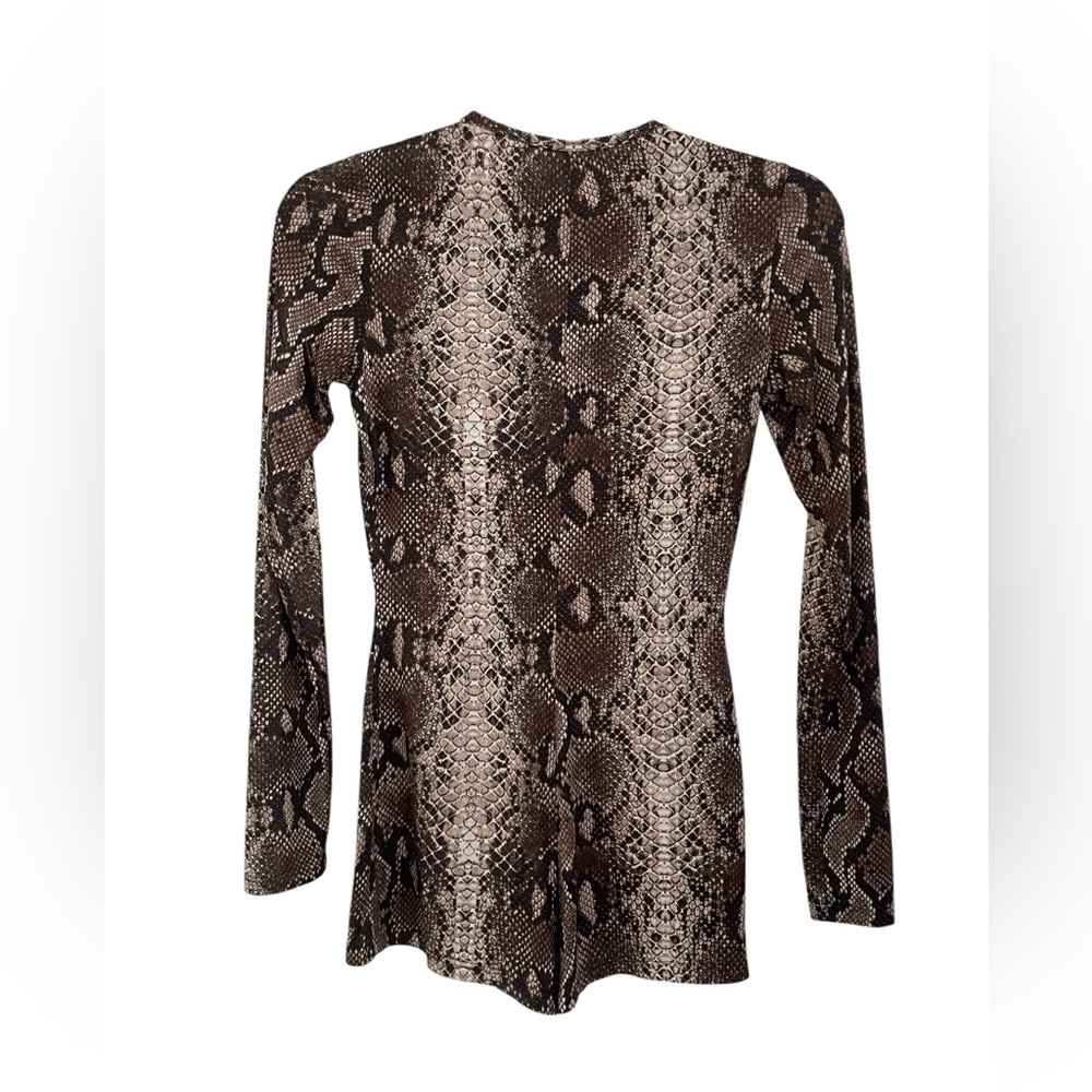 Snakeskin Pattern Long Sleeve Romper - Picture 3 of 5